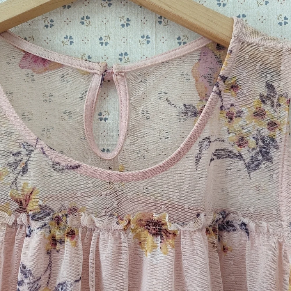 Juniors Top Shell Sheer floral outer lining feminine delicate spring summer